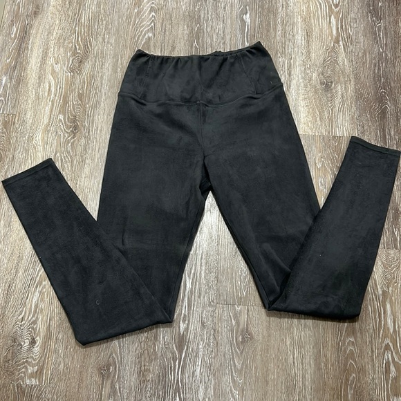 Sold - Picture 1 of 4